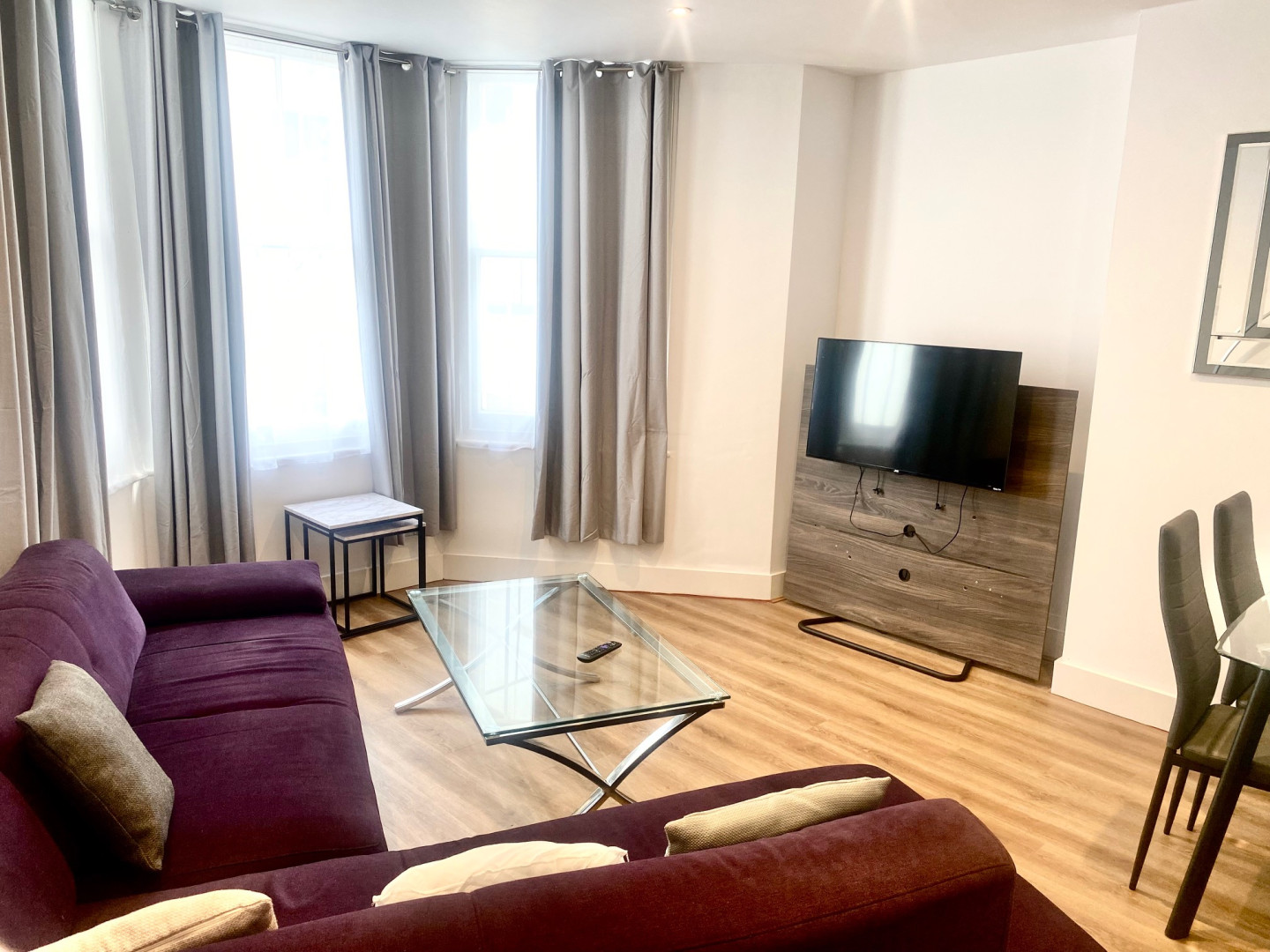 REFURBISHED - SELF CONTAINED - ONE BED FLAT